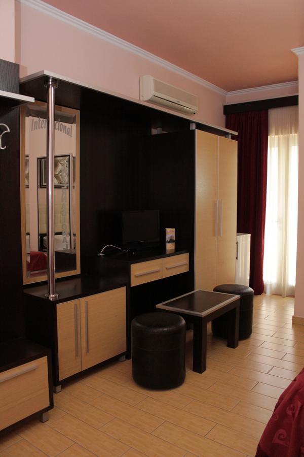 Fieri International Hotel Εξωτερικό φωτογραφία