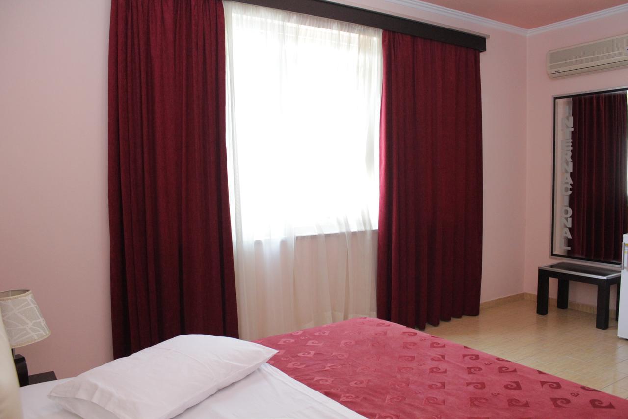 Fieri International Hotel Εξωτερικό φωτογραφία