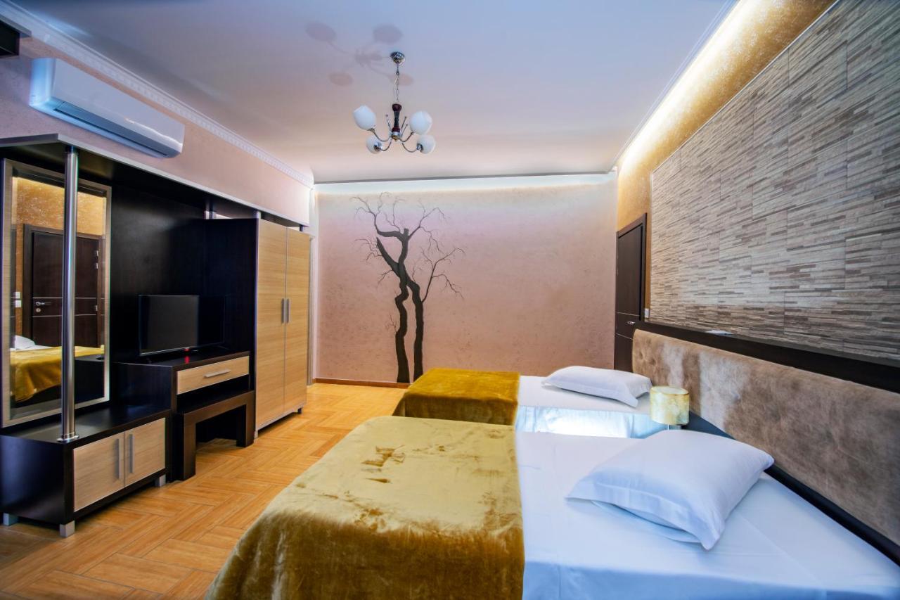 Fieri International Hotel Εξωτερικό φωτογραφία