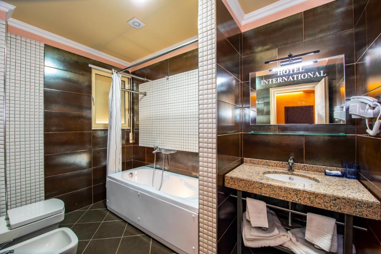 Fieri International Hotel Εξωτερικό φωτογραφία