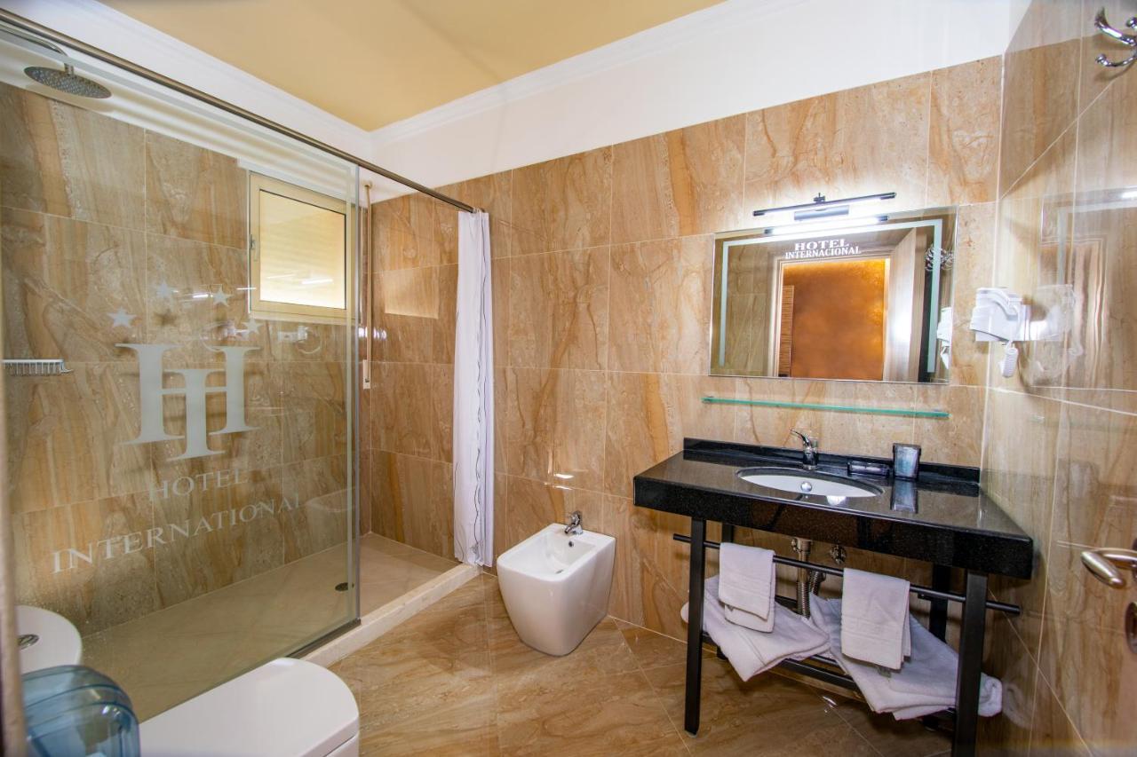 Fieri International Hotel Εξωτερικό φωτογραφία